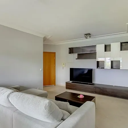 2-bed Vialonga Vista Апартаменты Лиссабон