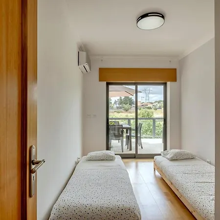 2-bed Vialonga Vista Лиссабон